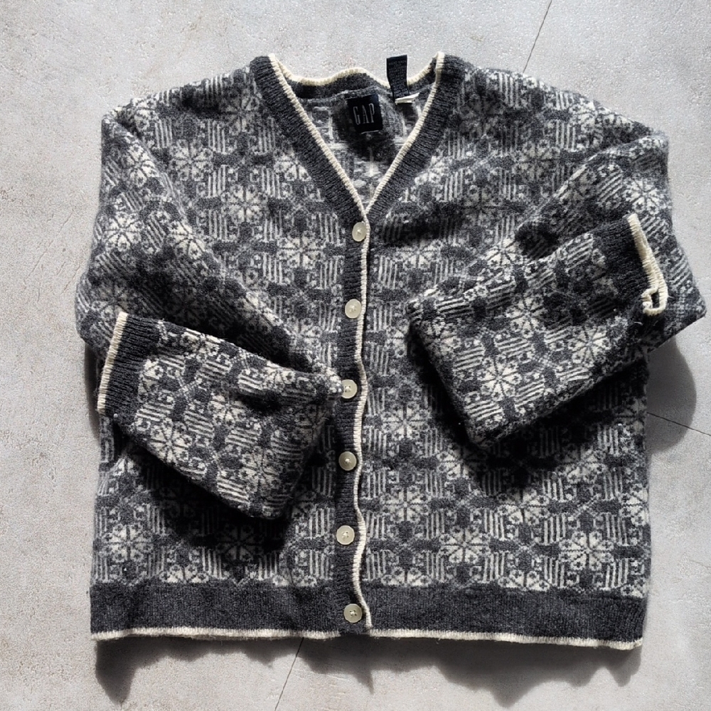GAP Charcoal and Cream Cropped Knit Cardigan